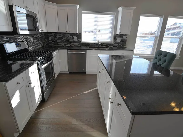 177 Laurel Pkwy — Photo 4