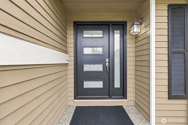 3rd image of 29608 3rd Avenue S