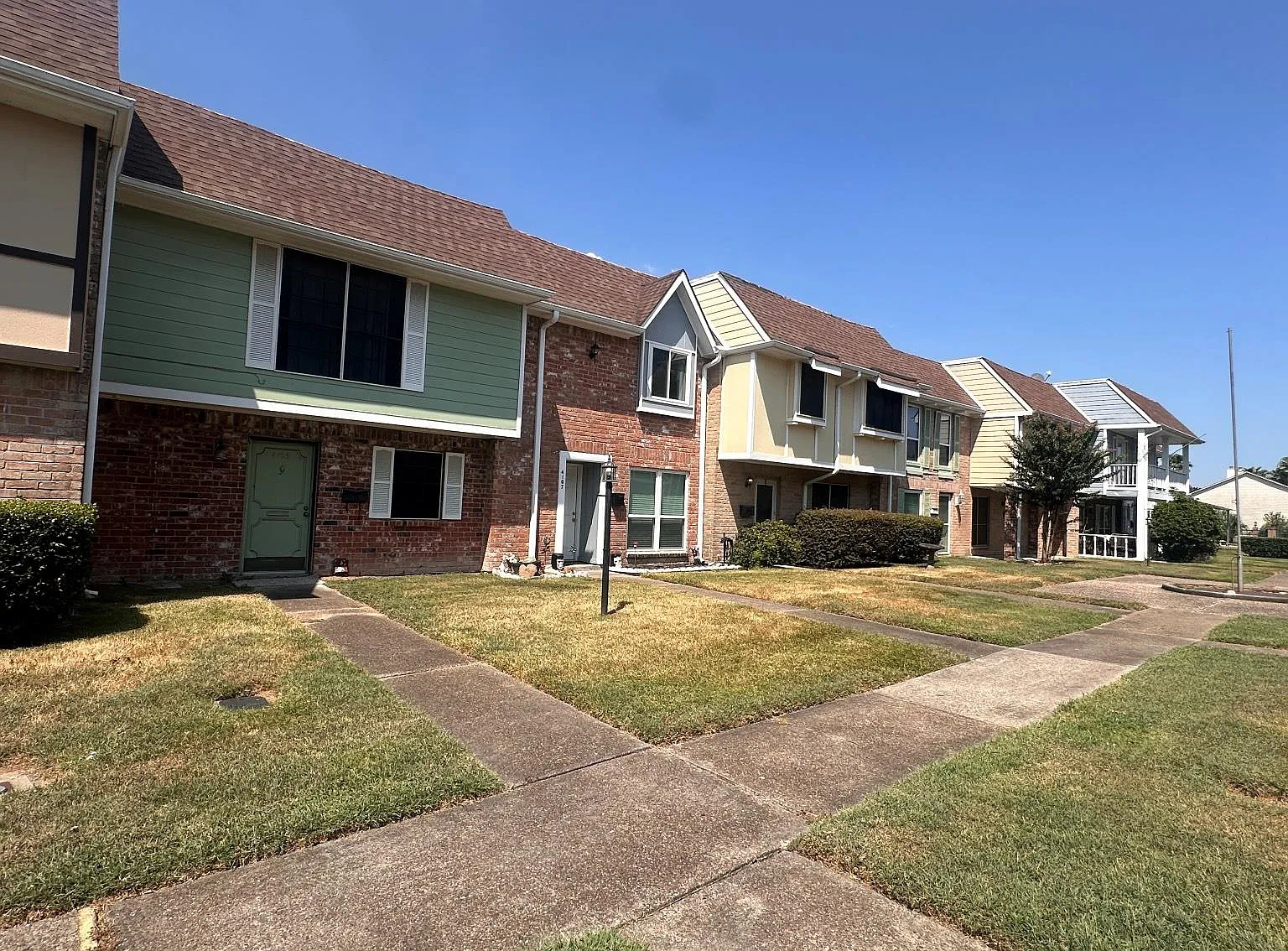 2 bed, 2.5 bath, 1240 sqft, $1,400 — Photo 1