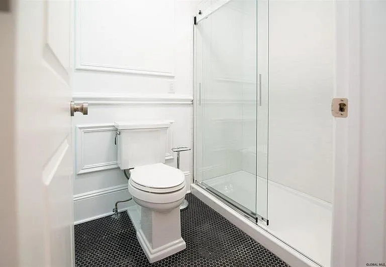522 Madison Ave #1 — Photo 12