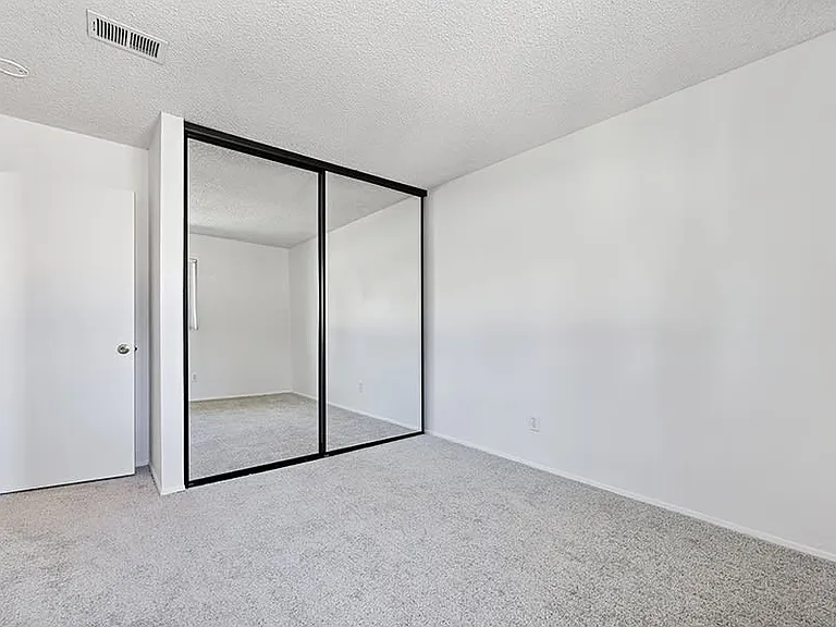 Canyon Springs Townhome Apartments — Photo 16