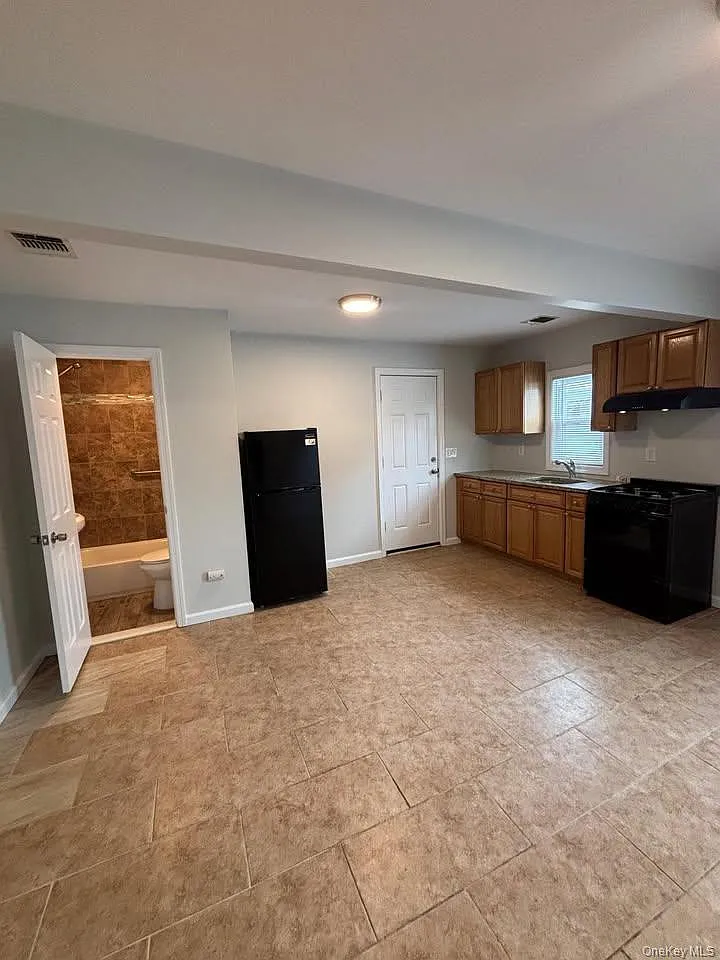 101 Miramar Ave — Photo 2