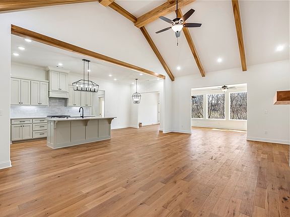 4th image of 1 Skye Ln