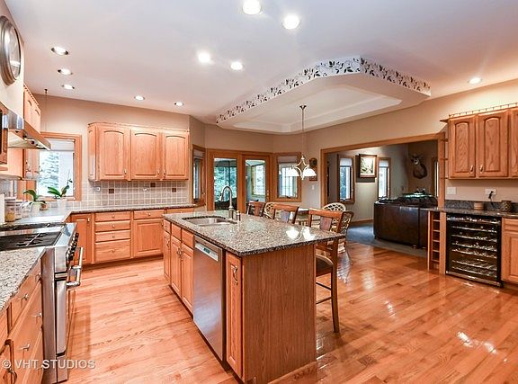3rd image of 20957 Mayfair Dr
