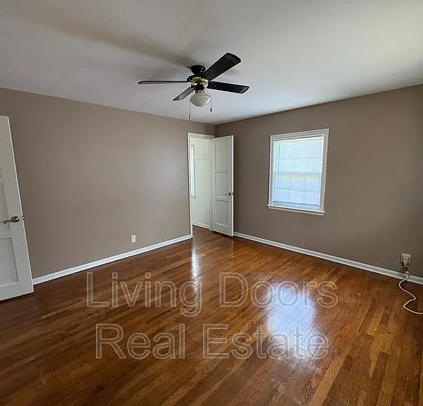 2303 South St — Photo 11