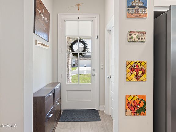 3rd image of 321 Adry Ln