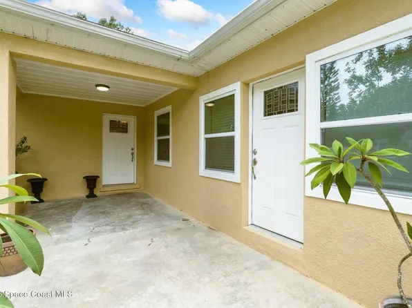 175 NW Valencia Rd, Melbourne, FL 32904