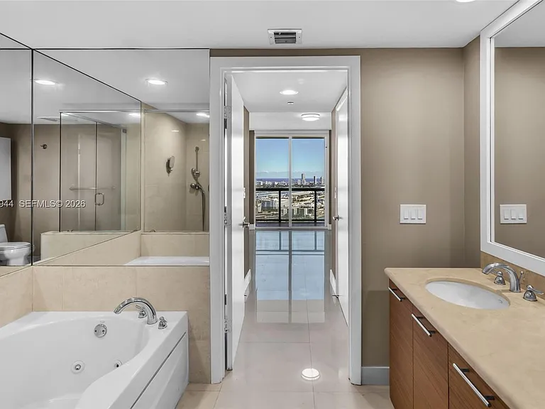50 Biscayne Blvd #4002 — Photo 10