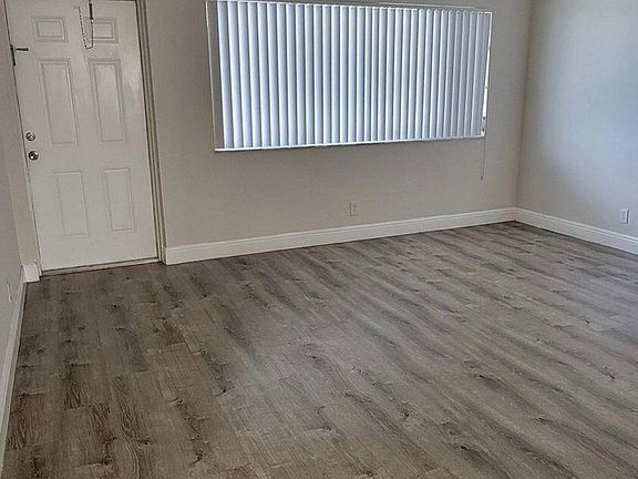 4th image of 2711 Vandiver Dr APT 307