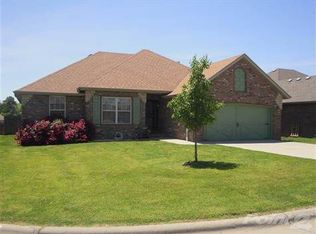 3136 W Melbourne St, Springfield, MO 65810