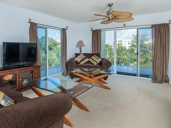3rd image of 8891 Lake Dr APT 301