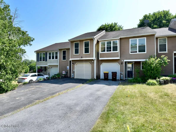 3 Carriage Road, Clifton Park, NY 12065