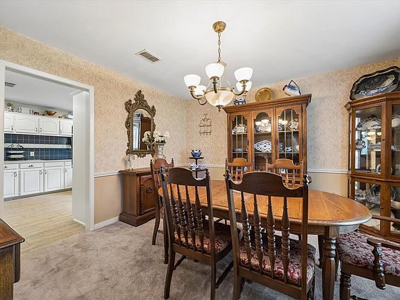 4th image of 10702 Elmdale Dr