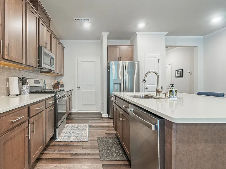 185 Millenium Dr — Photo 7