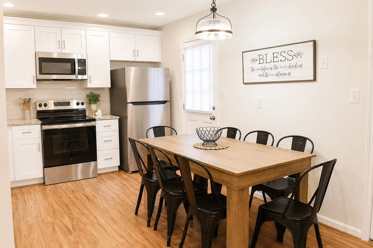 4 bed, 1258 sqft, $4,800 — Photo 3