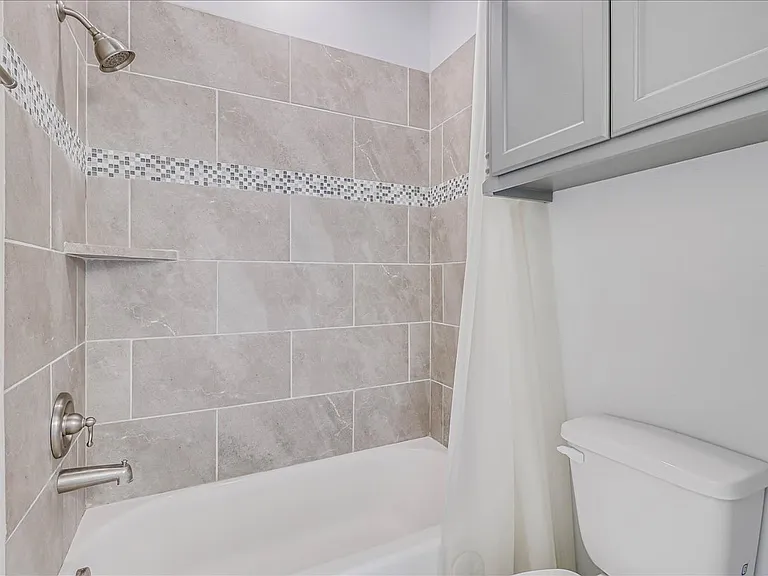 15501 Escapade St — Photo 29
