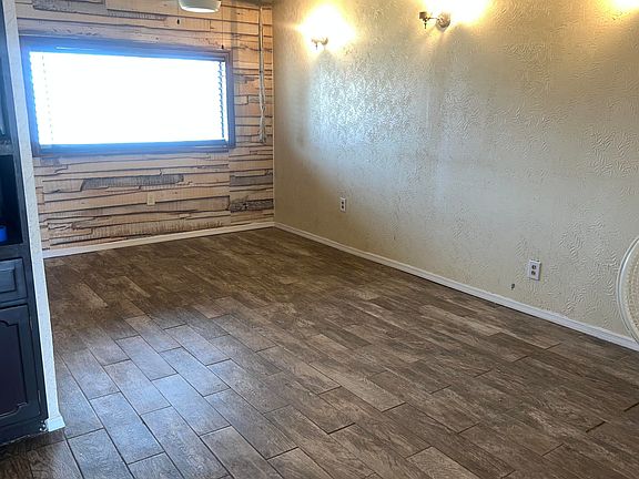 4th image of 9809 Goby St
