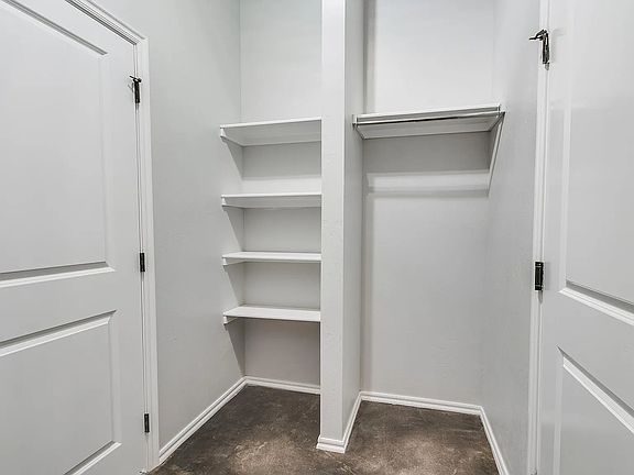 3rd image of 935 Coles Creek Ln #935