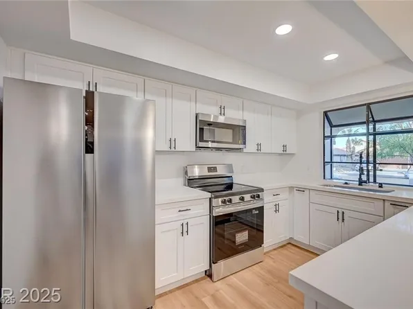 8412 Mulcahy Ave, Las Vegas, NV 89145