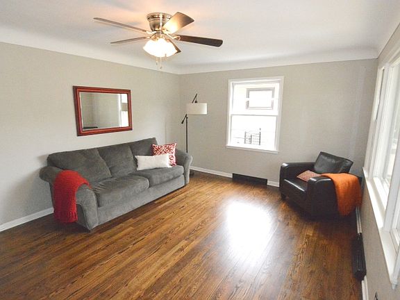 Fresh/modern living room