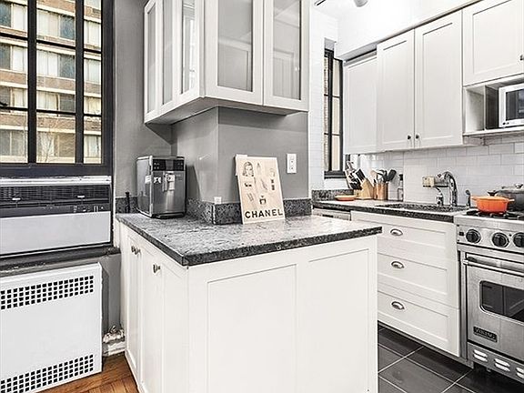 5th image of 333 W 56th St APT 2G