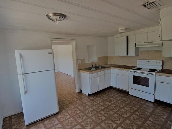 3rd image of 614 Paw Paw St