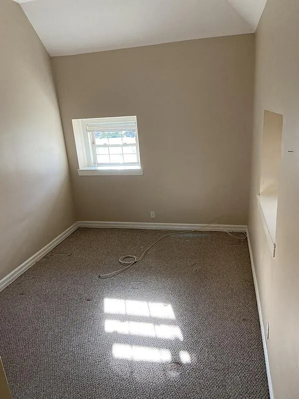 1 bed, 1.0 bath, 725 sqft, $1,300 — Photo 4