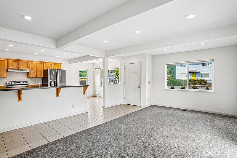 5th image of 923 16th Street SW