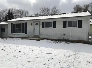 225 Maple St, Almont, MI 48003