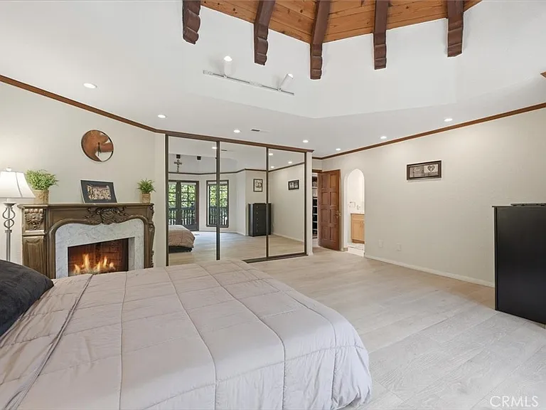 227 S Irena Ave — Photo 44