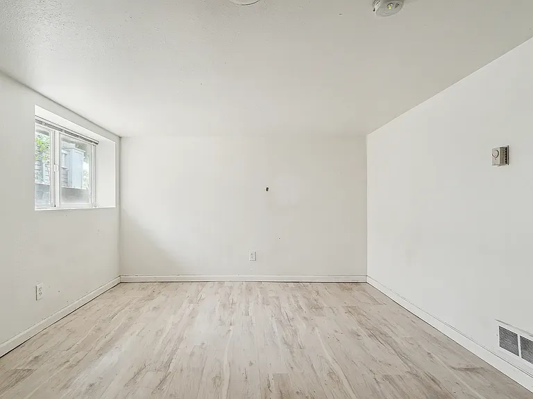 4708 7th Ave NE #B — Photo 8