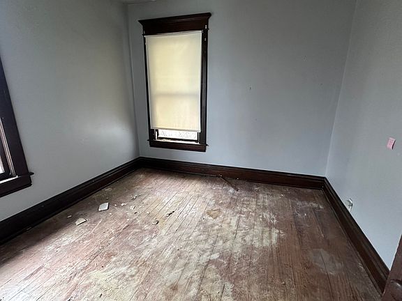 5th image of 155 Cedar St