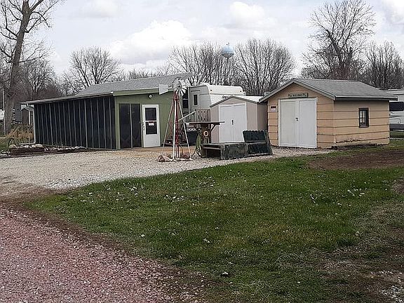 3rd image of 1447 Benton Ln #68-71