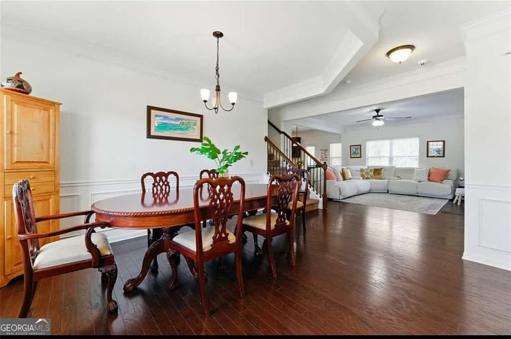 4 bed, 2.5 bath, 2102 sqft, $2,500 — Photo 4