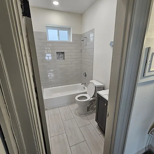 2346 Kenilworth Ave #2 Photo 1