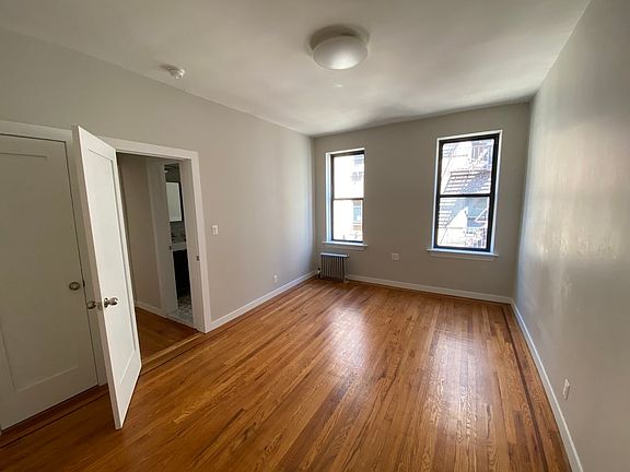 4th image of 4305 44th St APT 4B