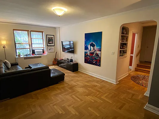 Rented by Emor Management Inc. | media 8