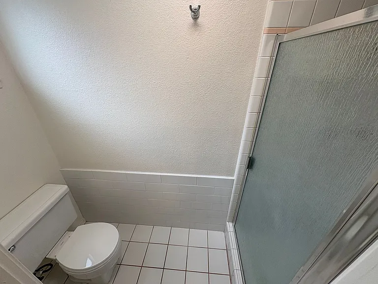 2232 E Paradise Ave — Photo 18