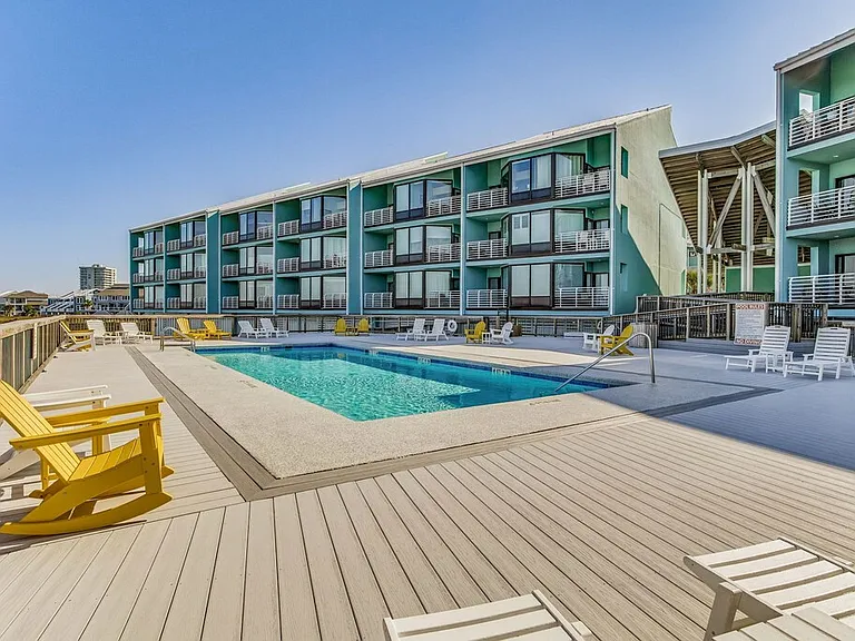 1390 Fort Pickens Rd #210 — Photo 38