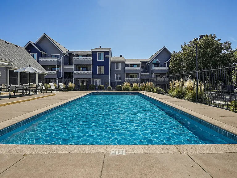Windmill Apartments — Photo 33