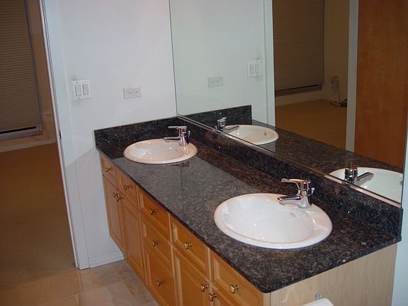 5th image of 1849 W North Ave Unit 2