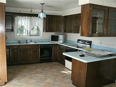 3rd image of 335 Morewood Ave