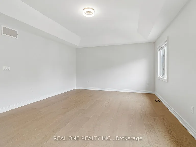 19 Rivoli Dr — Photo 43