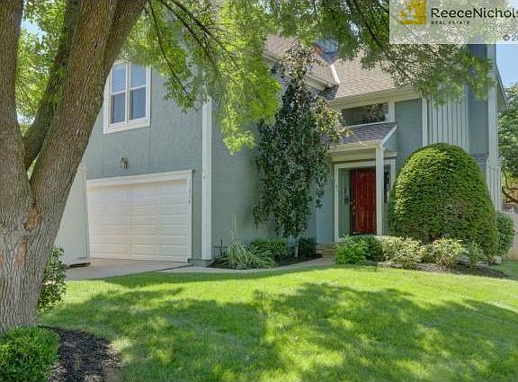 Perfectly maintained with new roof