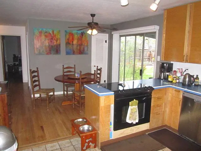 3018 Jefferson St — Photo 3