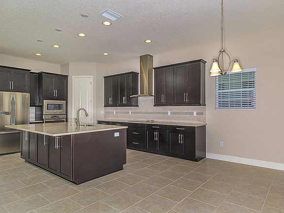 3rd image of 15157 Verona Glen