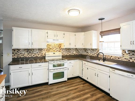 5th image of 740 Speedway Woods Dr
