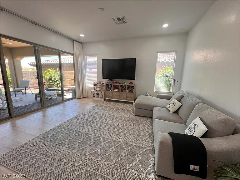 116 Colantonio Ct — Photo 12