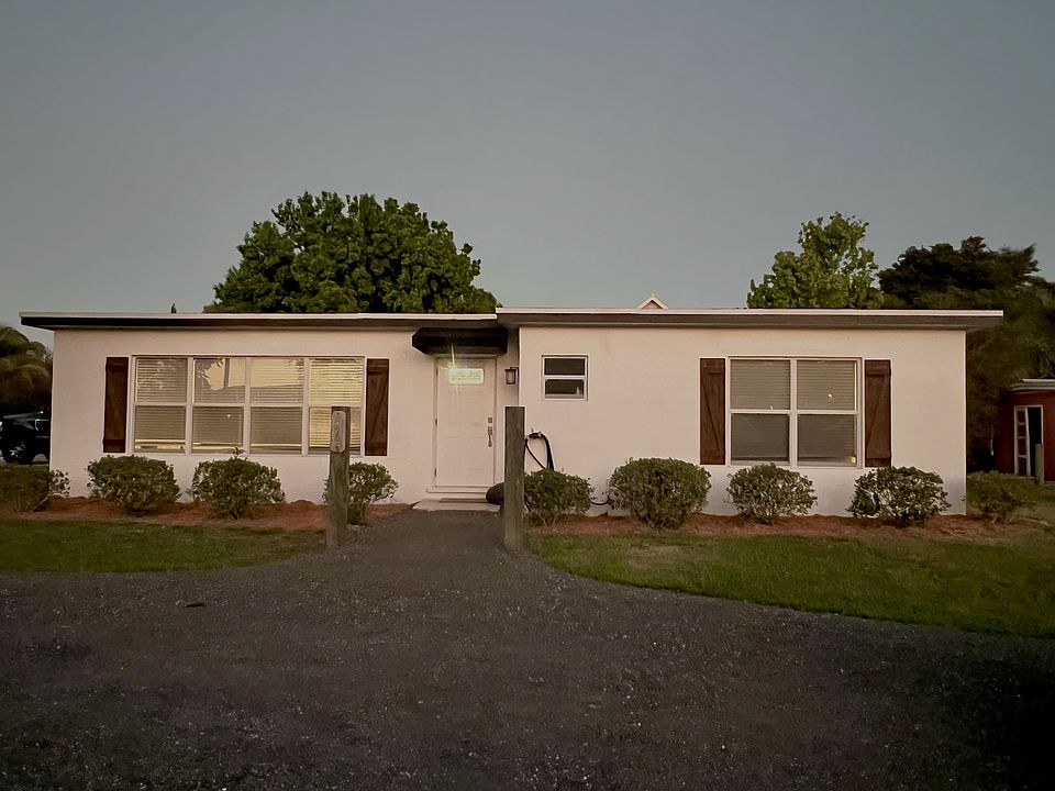 1st image of 3405 SW Feroe Ave