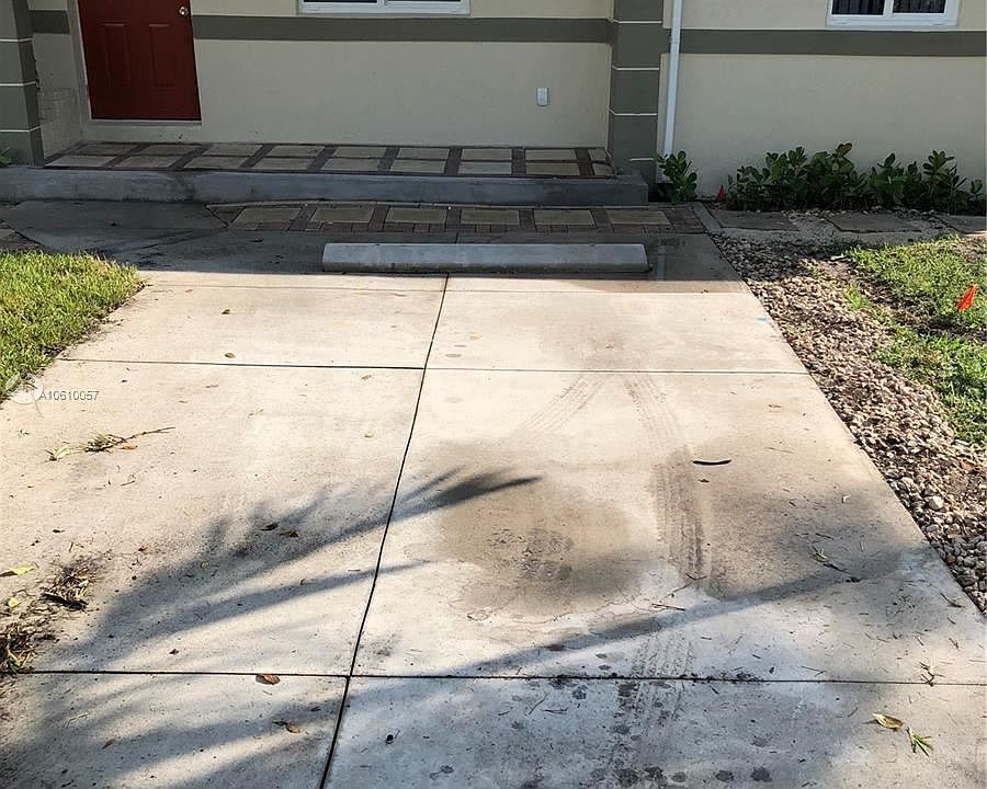2nd image of 500 NW 91st St